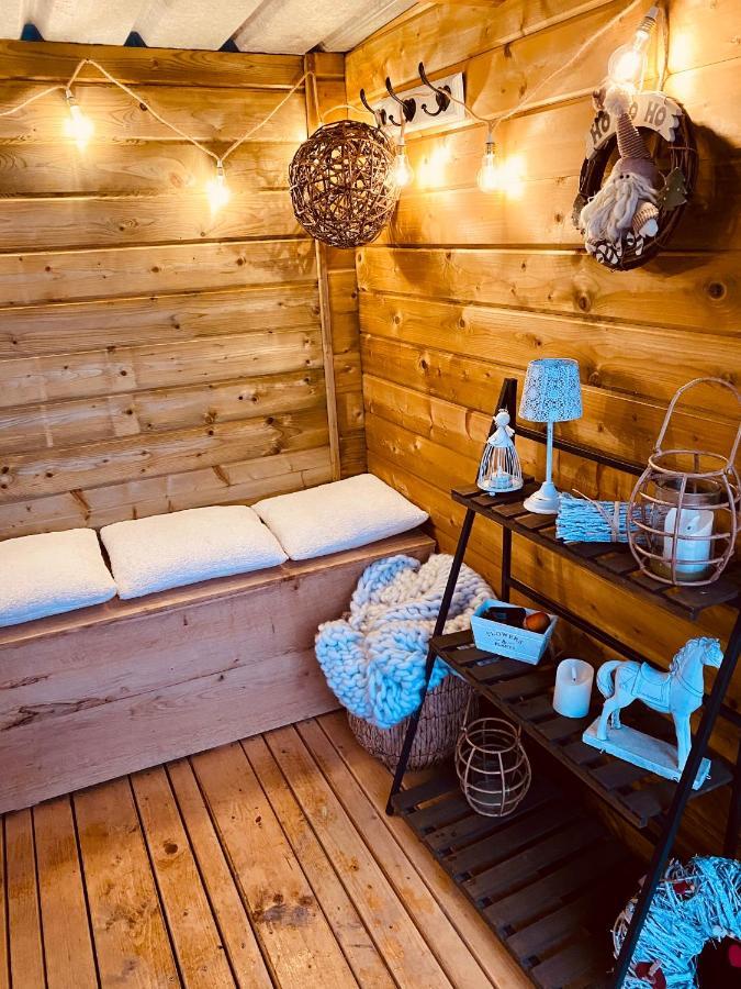 Cabane Au Style Scandinave Et Son Bain Nordique Бульон Экстерьер фото